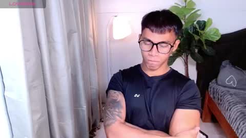 Snapshot of pinoymilker chatting on 25, 6, 2026 ethan online show from 25, 6, 2026