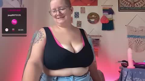 Snapshot of pisces_princess_ chatting on 1, 2, 2025 Em online show from 1, 2, 2025