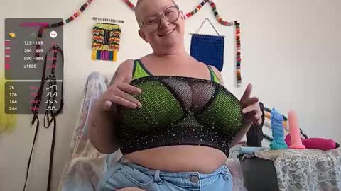 Snapshot of pisces_princess_ chatting on 1, 11, 2025 Em online show from 1, 11, 2025