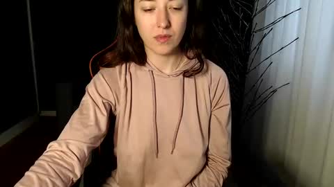 piscesgirl06 online show from 12, 12, 2024