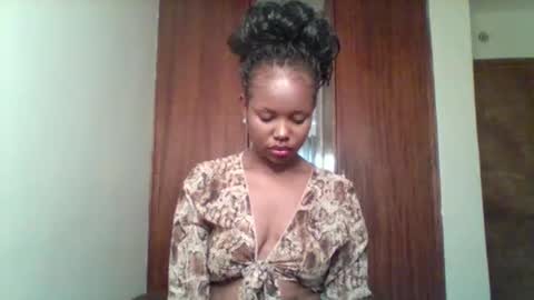 Snapshot of pixie_roman chatting on 21, 4, 2026 Majesty online show from 21, 4, 2026