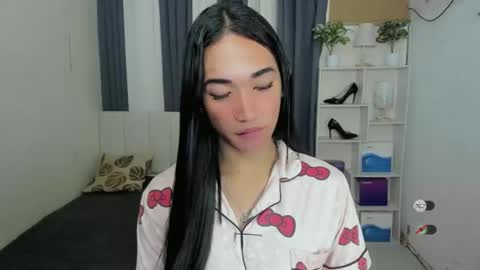 pixiedoll_ online show from 7, 2, 2026