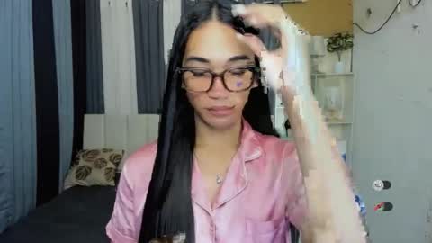 pixiedoll_ online show from 14, 2, 2026