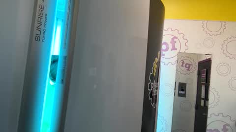 pixieslanding online show from 21, 4, 2026