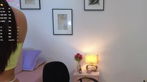 Angie Henao online show from 27, 2, 2025