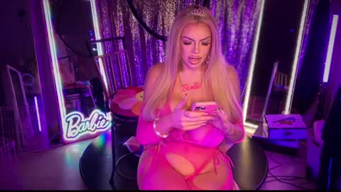 Snapshot of plasticfuckdoll chatting on 20, 1, 2025 Dumb bimbo fuck doll online show from 20, 1, 2025