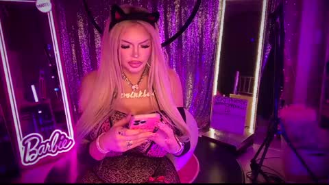 Snapshot of plasticfuckdoll chatting on 26, 1, 2025 Dumb bimbo fuck doll online show from 26, 1, 2025