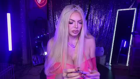 Snapshot of plasticfuckdoll chatting on 12, 9, 2025 Dumb bimbo fuck doll online show from 12, 9, 2025