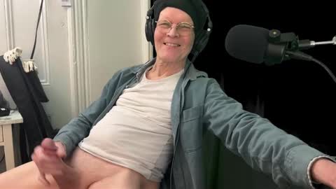 Snapshot of playdayfunshow chatting on 15, 2, 2025 STC online show from 15, 2, 2025