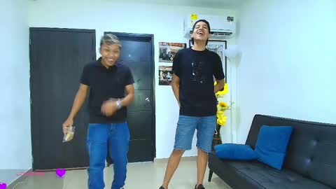   online show from 8, 4, 2026