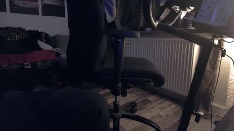 Hello ask me  . Im glad  to see you here in my room. Welcome PVT is open online show from 20, 12, 2025