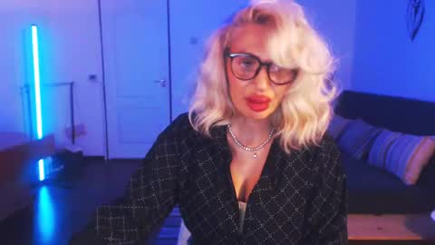 Victoria online show from 20, 12, 2024