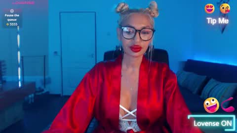 Victoria online show from 10, 9, 2025