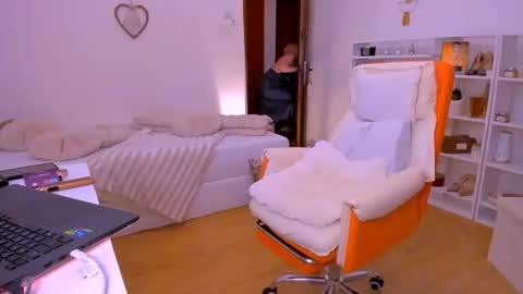 Snapshot of pleasurewitch chatting on 14, 5, 2026 PleasureWitch online show from 14, 5, 2026
