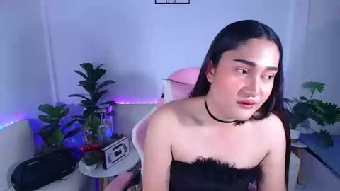 Snapshot of ploysaithailand chatting on 4, 10, 2025 Ploysai online show from 4, 10, 2025