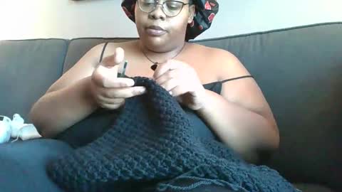 Snapshot of plushbunny420 chatting on 14, 12, 2024 Plushbunny420 online show from 14, 12, 2024