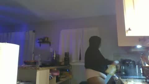 Snapshot of plushbunny420 chatting on 8, 10, 2025 Plushbunny420 online show from 8, 10, 2025