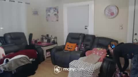 Snapshot of pocketplywood chatting on 28, 11, 2025 PocketPlywood online show from 28, 11, 2025