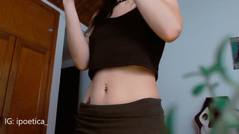 Snapshot of poeeticaa_ chatting on 15, 1, 2025 IG ipoetica online show from 15, 1, 2025