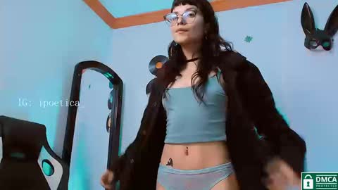 Snapshot of poeeticaa_ chatting on 23, 9, 2025 IG ipoetica online show from 23, 9, 2025