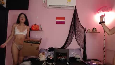 poison_pink online show from 6, 10, 2025