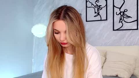 Snapshot of pollimills chatting on 9, 9, 2025 pollimills online show from 9, 9, 2025