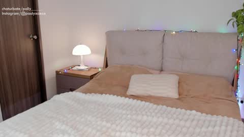 Polly online show from 3, 12, 2024