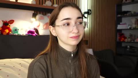 Snapshot of polly_bee chatting on 19, 3, 2026 Polly online show from 19, 3, 2026