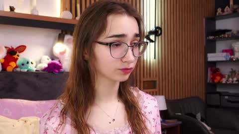 Snapshot of polly_bee chatting on 27, 3, 2026 Polly online show from 27, 3, 2026