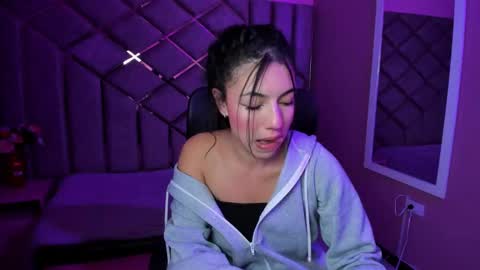 poly sasha  online show from 21, 11, 2025