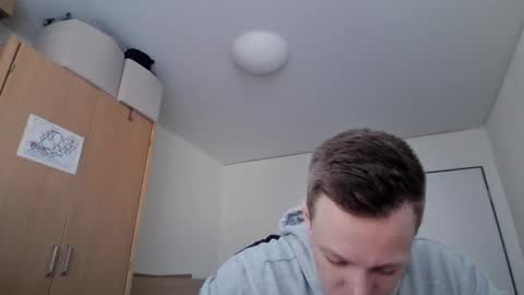 pommesmiteiscreme online show from 2, 3, 2025