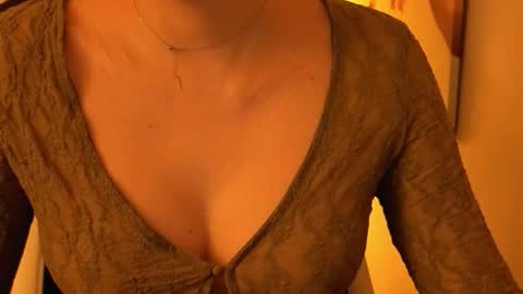 Snapshot of poppybloopy chatting on 12, 3, 2026 April online show from 12, 3, 2026