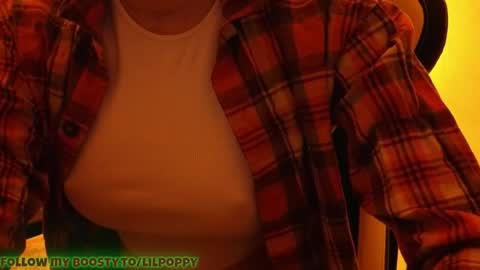 Snapshot of poppybloopy chatting on 17, 5, 2026 April online show from 17, 5, 2026