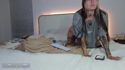 PoppyQuinn online show from 16, 6, 2026