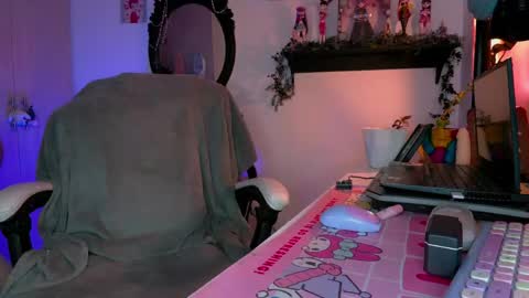 Snapshot of posigore chatting on 11, 5, 2026 Anna Goth independient model online show from 11, 5, 2026