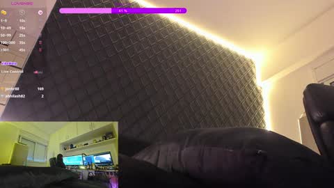 Ravena Rozz online show from 2, 2, 2025