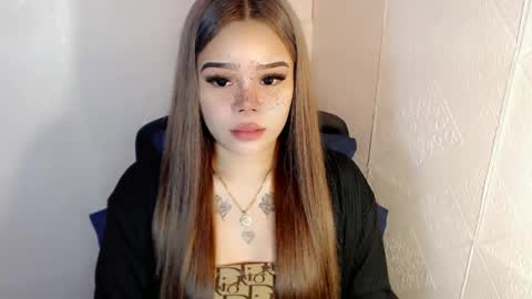 MAXXINE online show from 12, 2, 2025