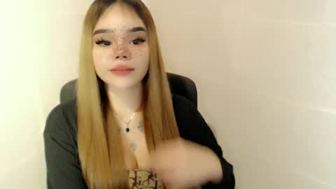 Snapshot of preciousangel69xxx chatting on 7, 5, 2026 MAXXINE online show from 7, 5, 2026