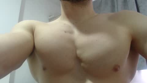 Snapshot of preettyboyx chatting on 9, 12, 2024 JUAN online show from 9, 12, 2024