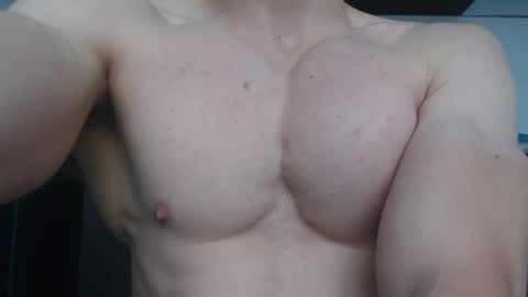 Snapshot of preettyboyx chatting on 8, 9, 2025 JUAN online show from 8, 9, 2025