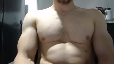 Snapshot of preettyboyx chatting on 4, 10, 2025 JUAN online show from 4, 10, 2025