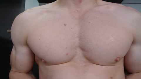 Snapshot of preettyboyx chatting on 8, 10, 2025 JUAN online show from 8, 10, 2025