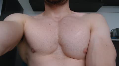 Snapshot of preettyboyx chatting on 12, 10, 2025 JUAN online show from 12, 10, 2025