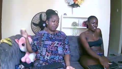 Snapshot of preetycookie chatting on 3, 1, 2025 Lilly online show from 3, 1, 2025