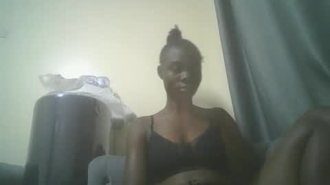 Snapshot of prettiest_doll chatting on 16, 12, 2025 prettiest_doll online show from 16, 12, 2025