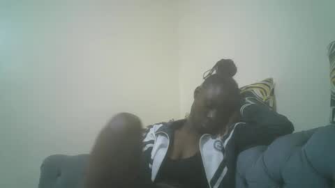 Snapshot of prettiest_doll chatting on 17, 12, 2025 prettiest_doll online show from 17, 12, 2025