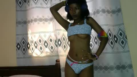 pretty__lisa online show from 22, 12, 2025