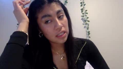 pretty_girl828687 online show from 13, 1, 2026