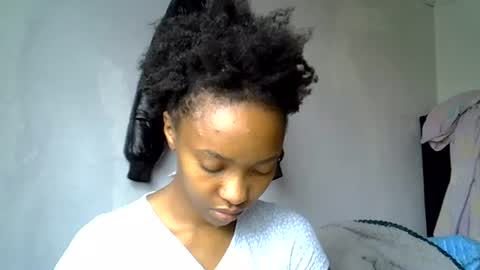 pretty jazminee online show from 17, 6, 2026