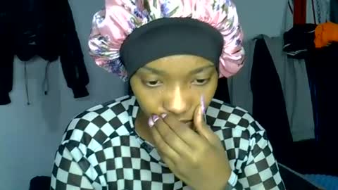 pretty jazminee online show from 28, 6, 2026